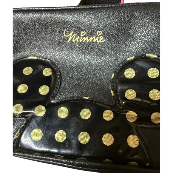 Dani by Danielle Nicole Minnie Mouse Crossbody Handbag Black Bow Bag Charm - Picture 2 of 8